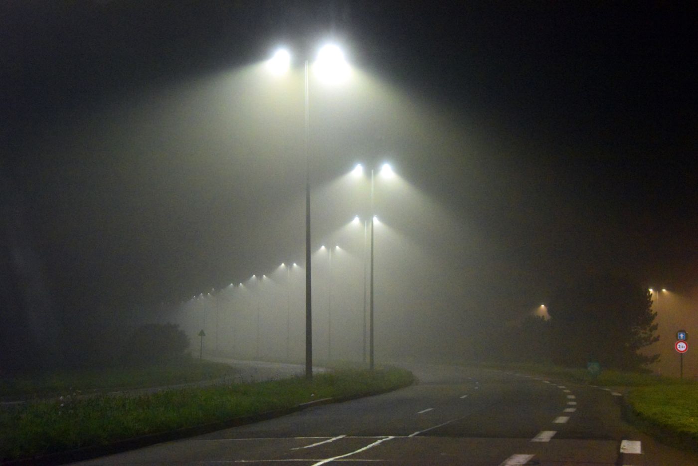 A night in a fog — Photographie numérique, 2025 — œuvre de Christian Ragaine, art Photographie contemporaine